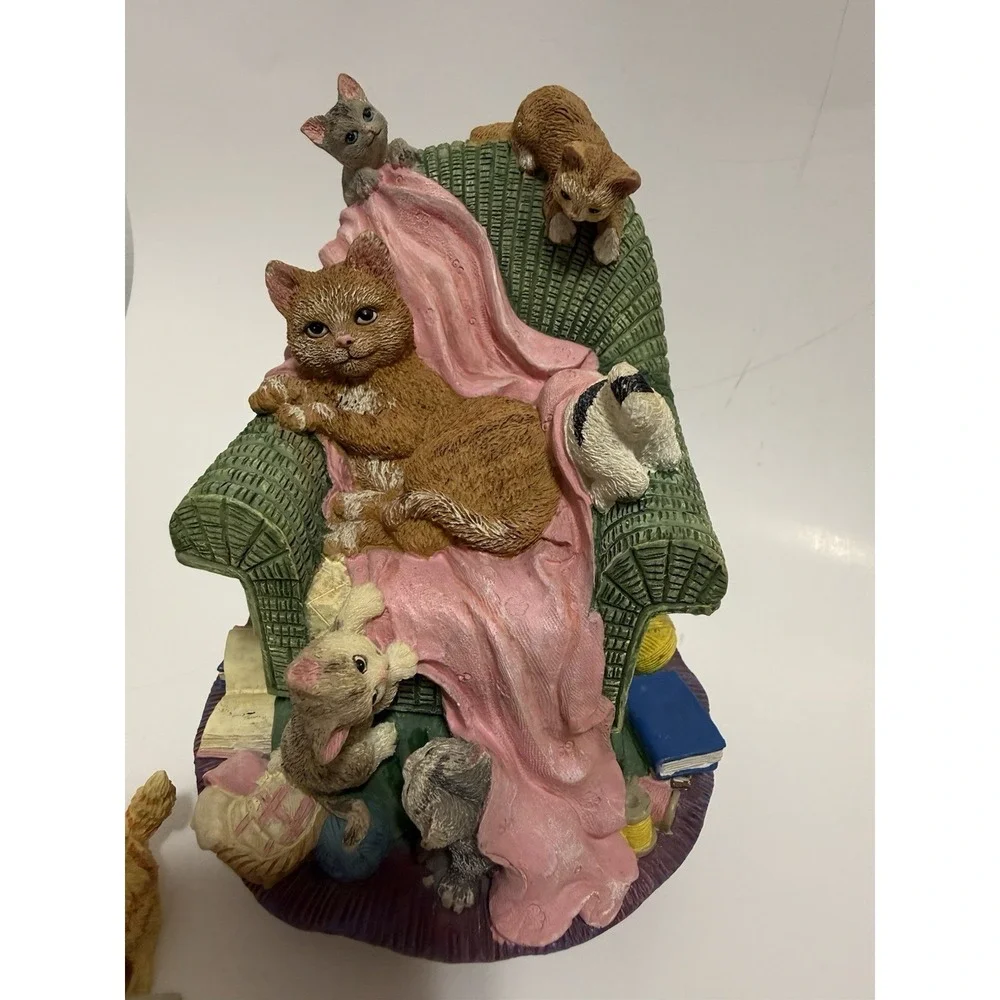 Vintage JSNY Cat Family Music Box Figurine Rotates. Plays 